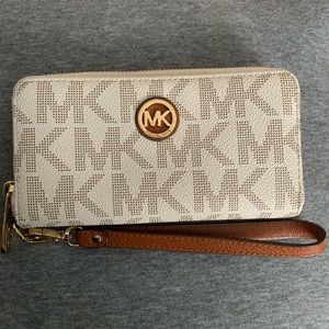 Michael Kors wristlet wallet